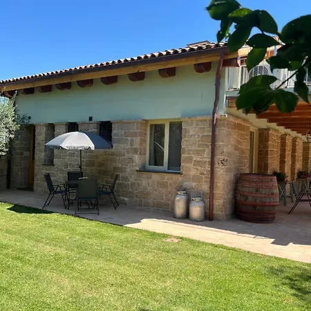 Alojamento de Acomodação e Pequeno-almoço Casal Lluent