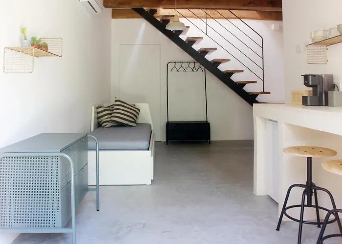 فندق مبيت وإفطار Casal Lluent 3*