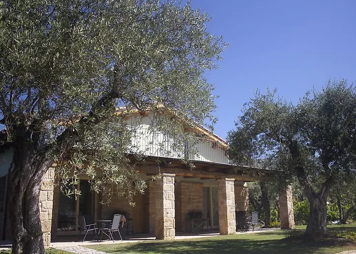 Casal Lluent Bed & Breakfast